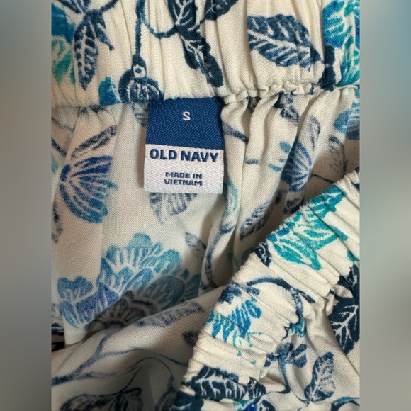 Old Navy Blue and White Floral Maxi Dress - Picture 11 of 14